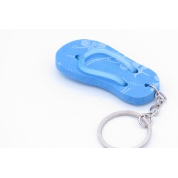 Porte-clés tong en mousse bleue